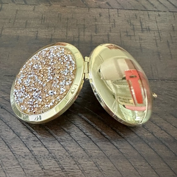 NEW!! Glam Compact Mirror - Picture 7 of 13